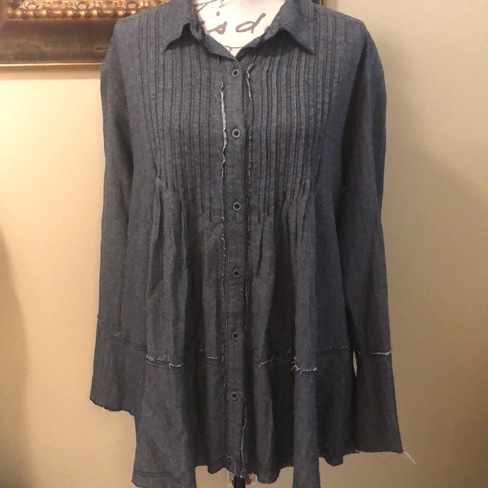 🤩We The Free Bohemian long bell sleeve ripped hems distressed trim buttoned top